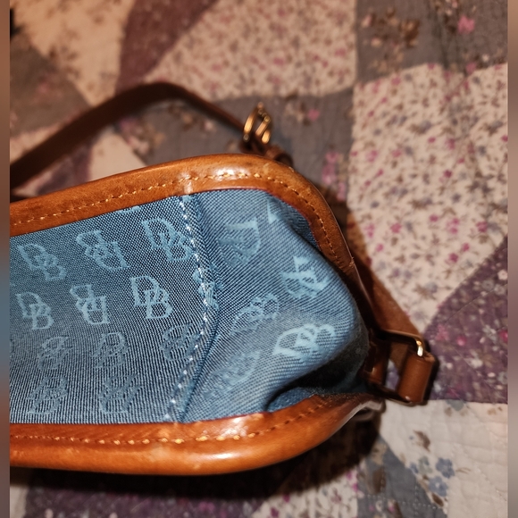 Vintage Dooney and Bourke Messenger Crossbody Purse - Picture 7 of 14